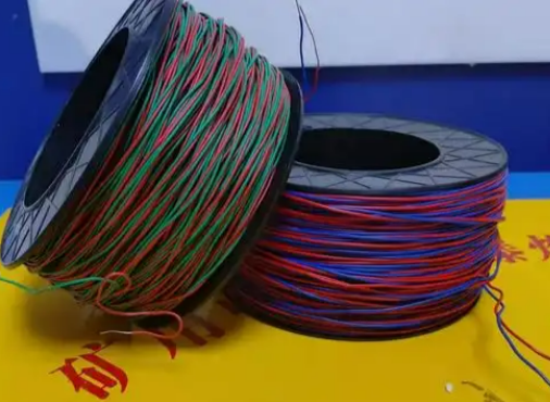 二七放炮线的主要材质有哪些？不同材质的适用场景有何区别？